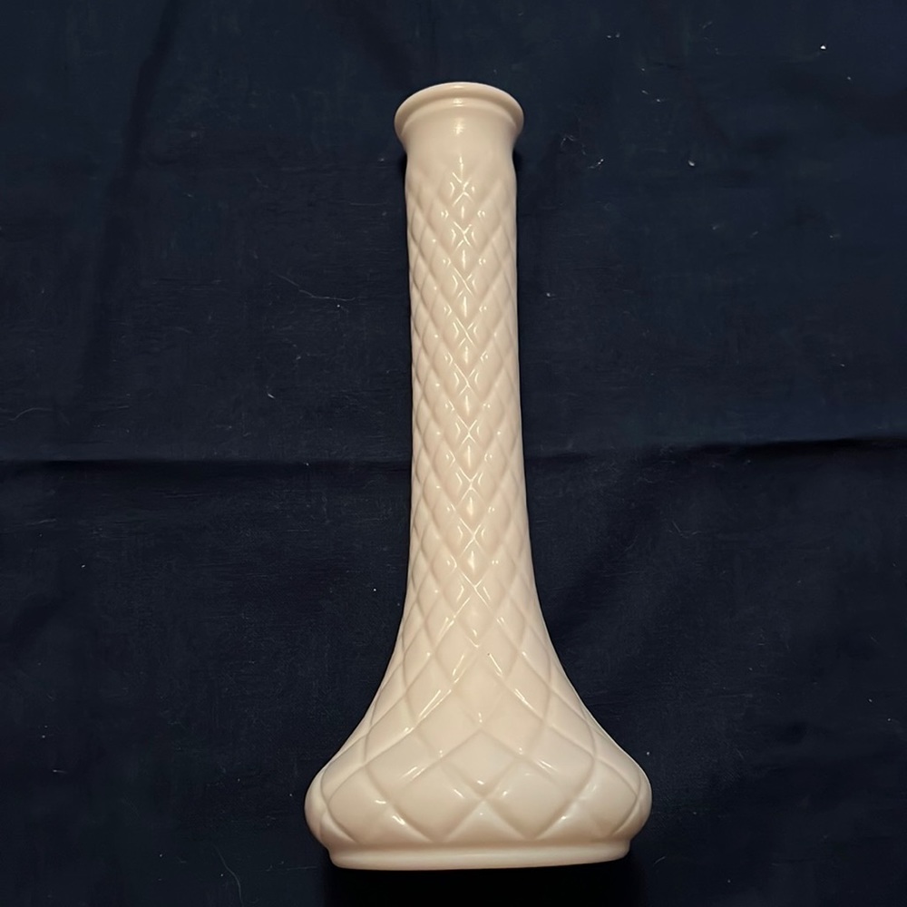 Hoosier glass vase crosshatch